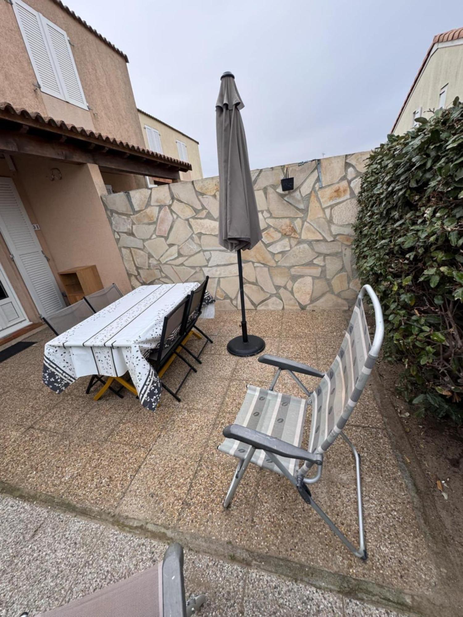 Les Marines D'Helios Villa Le Castellas ภายนอก รูปภาพ