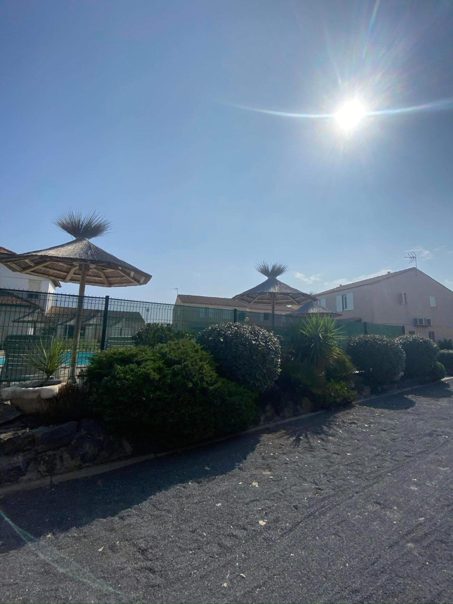 Les Marines D'Helios Villa Le Castellas ภายนอก รูปภาพ